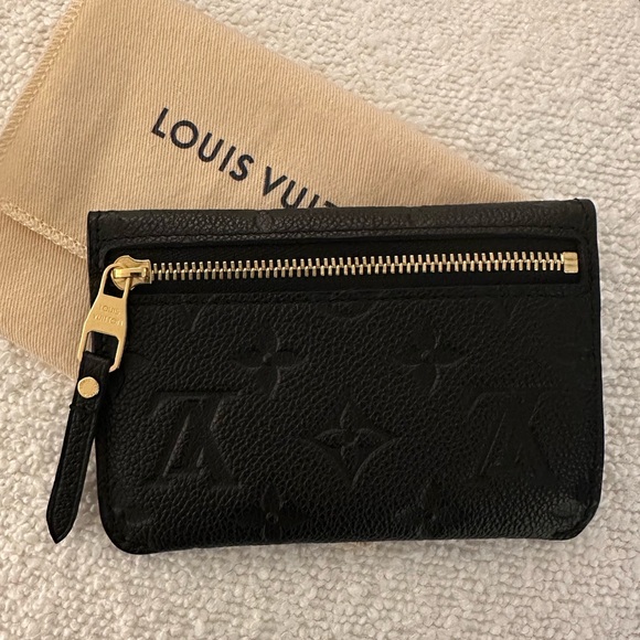 LOUIS VUITTON KEY POUCH - Picture 7 of 8